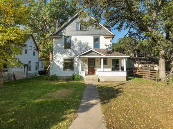 110 7th St SE, Minot, ND 58701