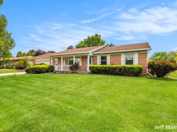 109 Holiday Dr, Ionia, MI 48846