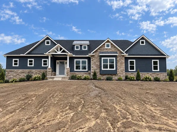 9940 White Tail Dr, Saline, MI 48176