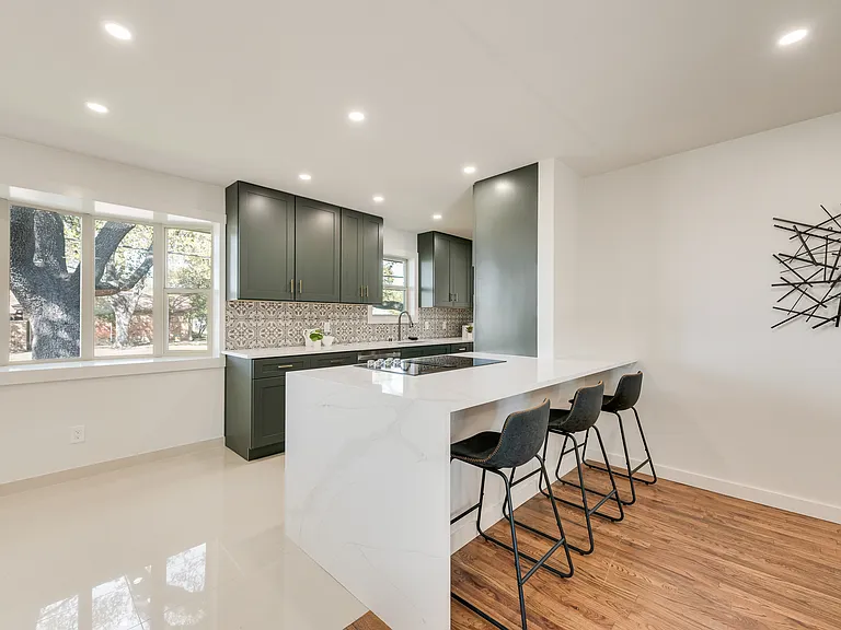 3106 Sharpview Ln — Photo 16