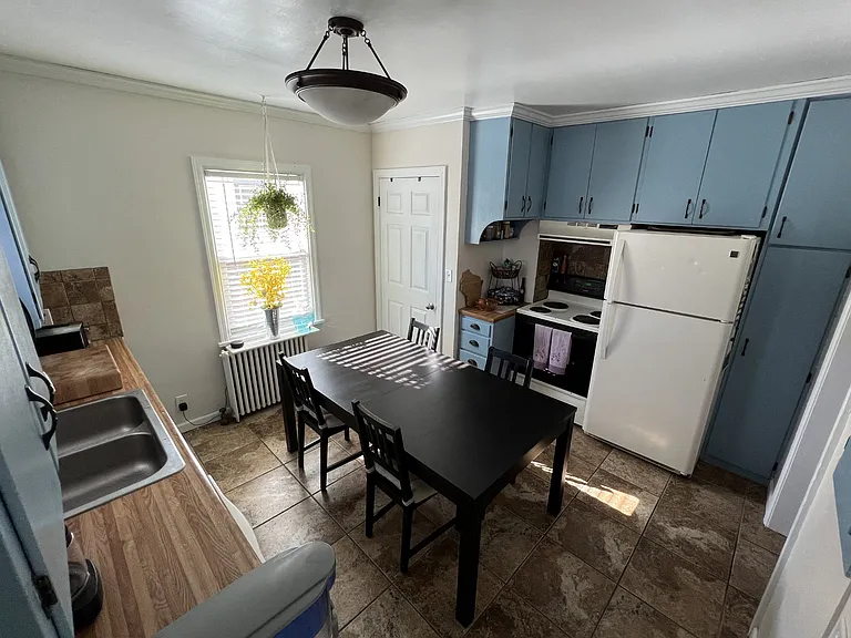 1015 Steele St — Photo 10