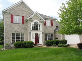 906 Elm St, Sugar Grove, IL 60554
