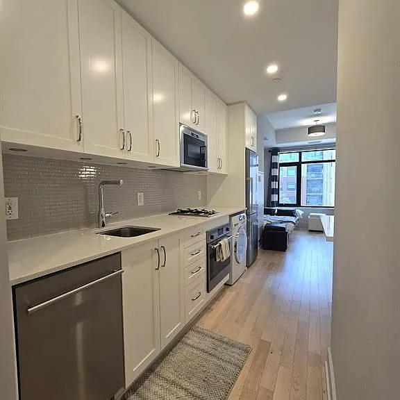 60 Springhurst Ave #313 — Photo 5