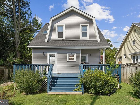 2nd image of 3403 Woodbine Ave