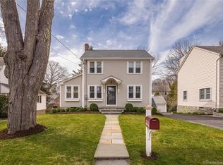 9 Oak Park Ave, Darien, CT 06820