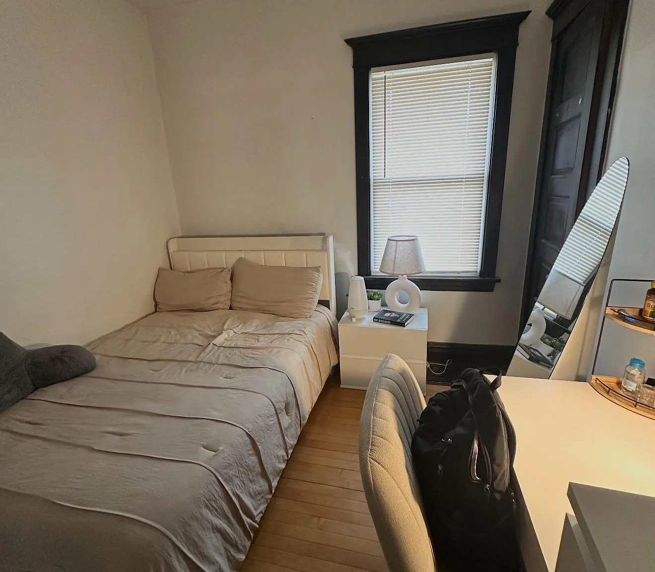 6 bed, 2500 sqft, $850 — Photo 2