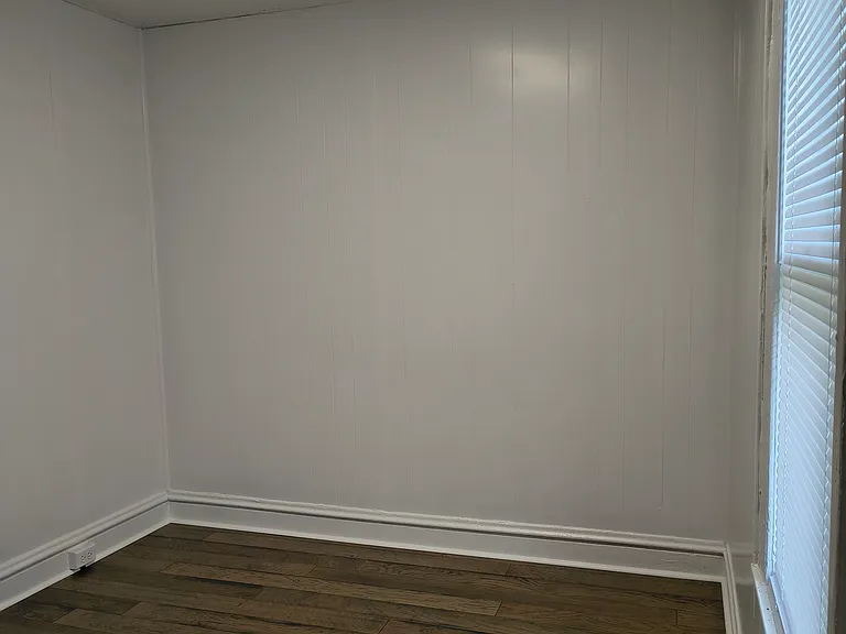 1637 Jackson Ave — Photo 13
