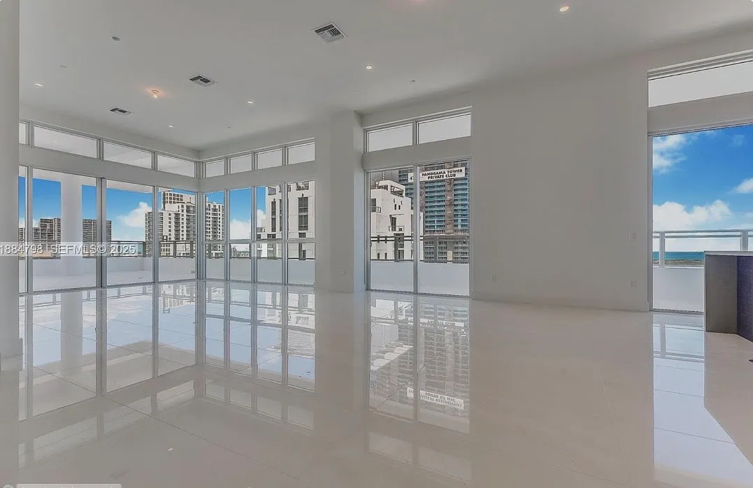 2 bed, 1134 sqft, $6,200 — Photo 3