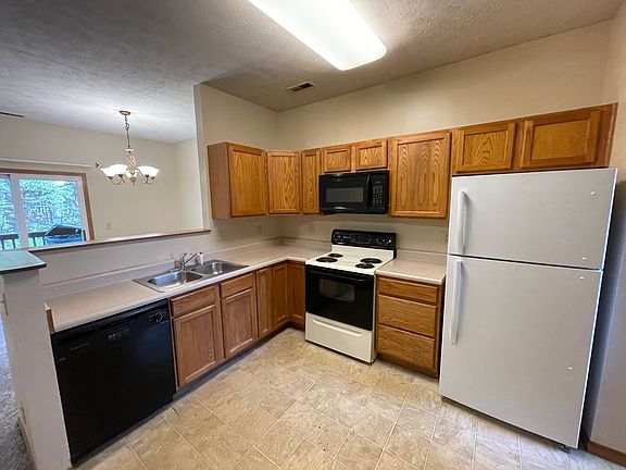 2nd image of 2718 Wyndham Ct