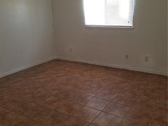 4th image of 155 Pine Ln