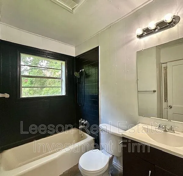 734 W 74th St — Photo 10