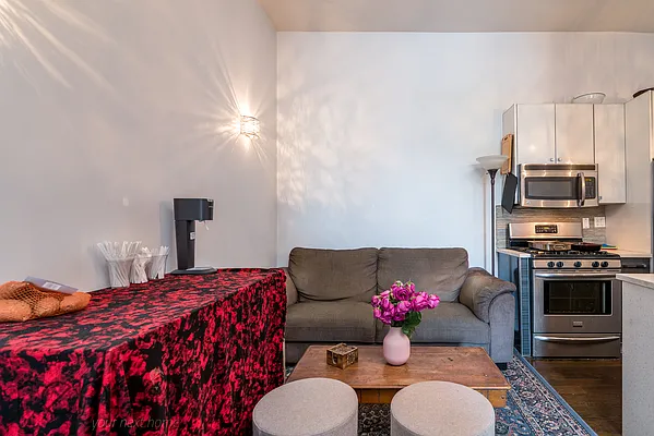 Rented by Rennit Inc. | media 47