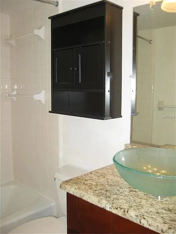 Charming 3 Bed 2 Bath Single Family Home in Bradenton, FL - $2877/mo — Photo 2
