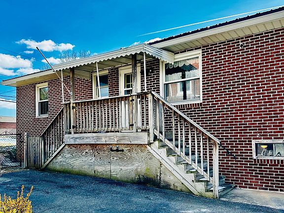 4th image of 466 Pangborn Blvd