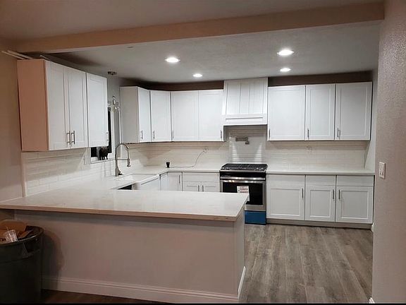 3rd image of 2223 N Vagedes Ave