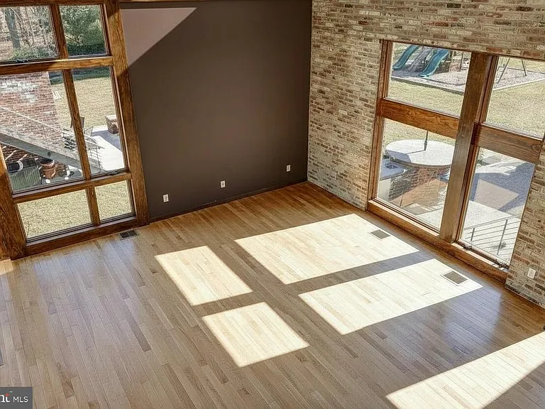 1127 Winding Dr — Photo 14