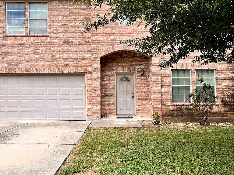 1511 Tonia Loop — Photo 1