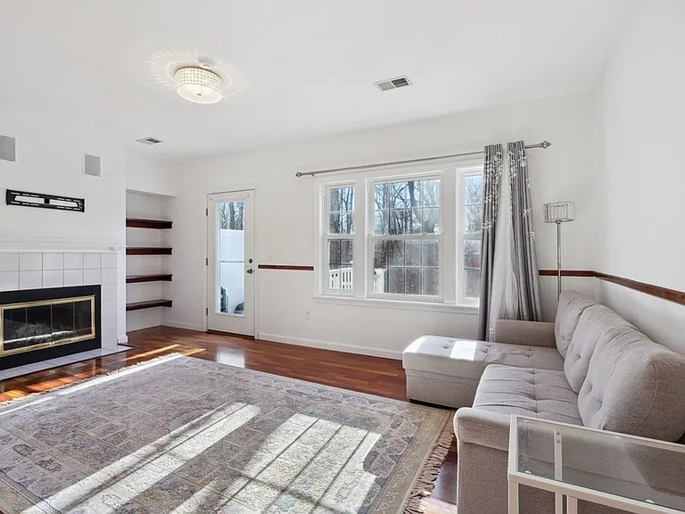 310 Tilden Commons Ln #310 — Photo 5