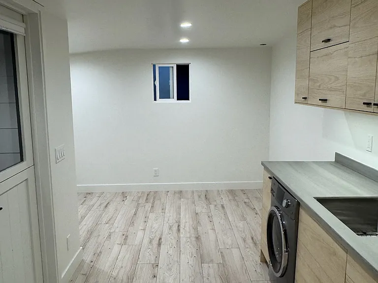 421 S Ditmar St #B — Photo 10