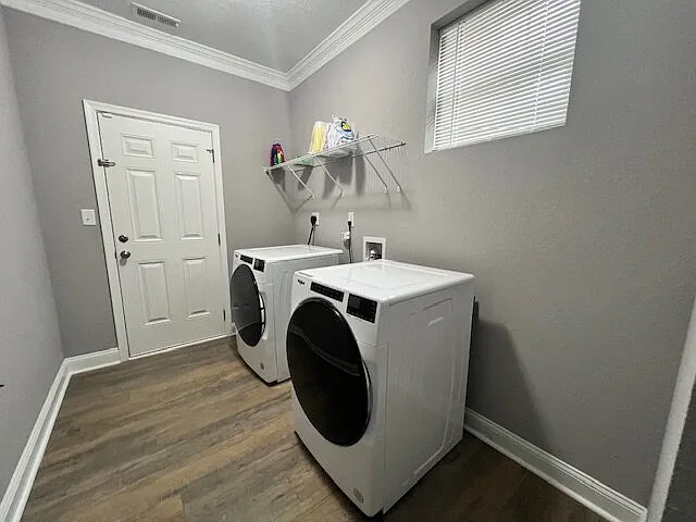 1518 Proescher St — Photo 4