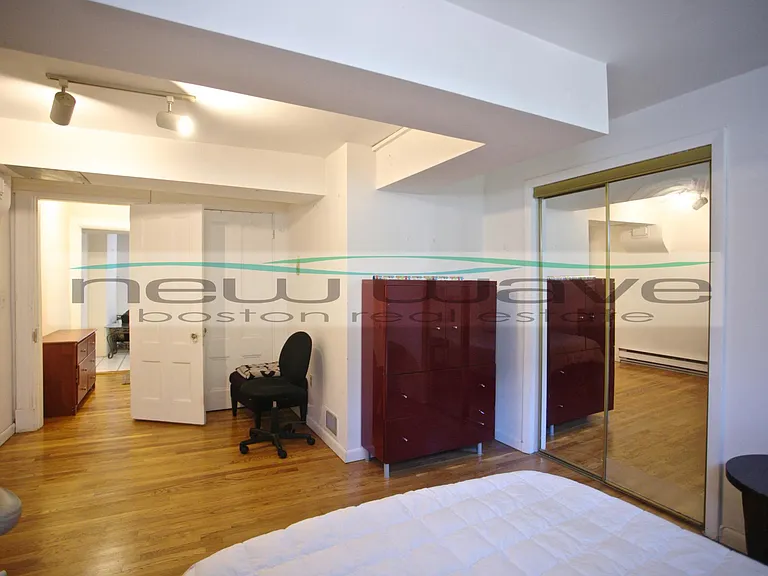429 Marlborough St #1 — Photo 10