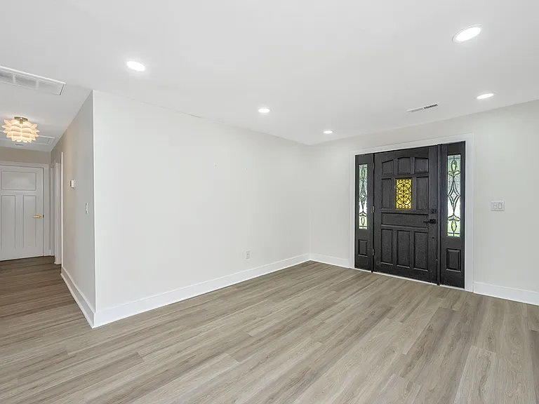 12 Pearl St — Photo 6