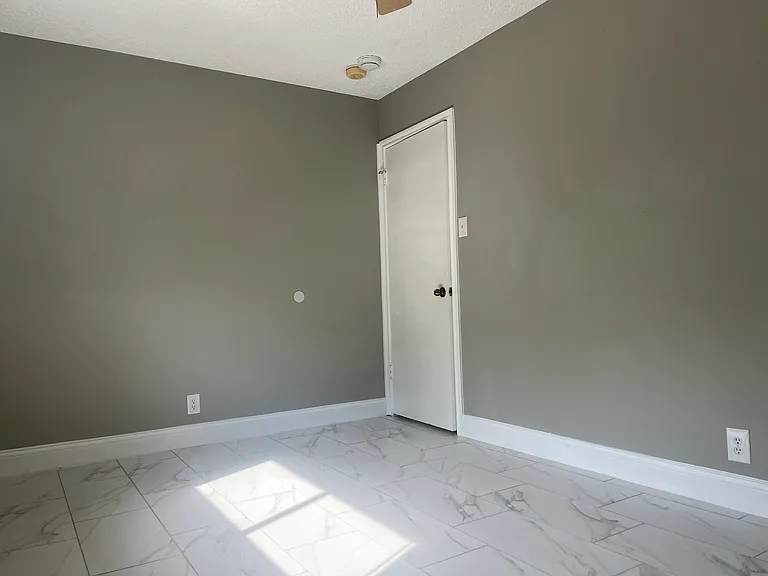 8131 Grand Bnd — Photo 12