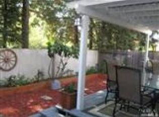 11 Francis Cir, Rohnert Park, CA 94928