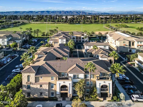 242 Riverdale Ct APT 826, Camarillo, CA 93012