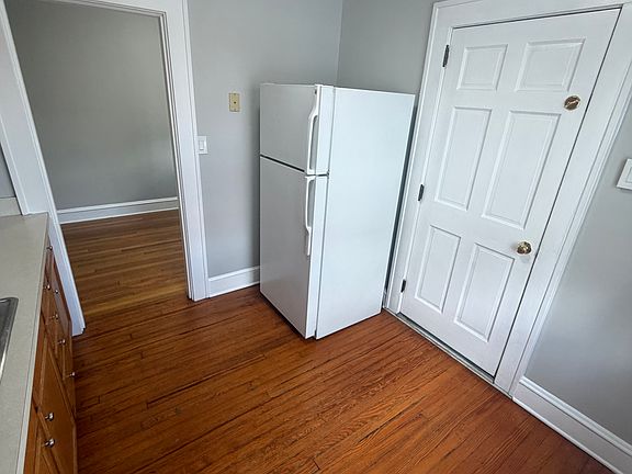 5th image of 142 N Washington St #3