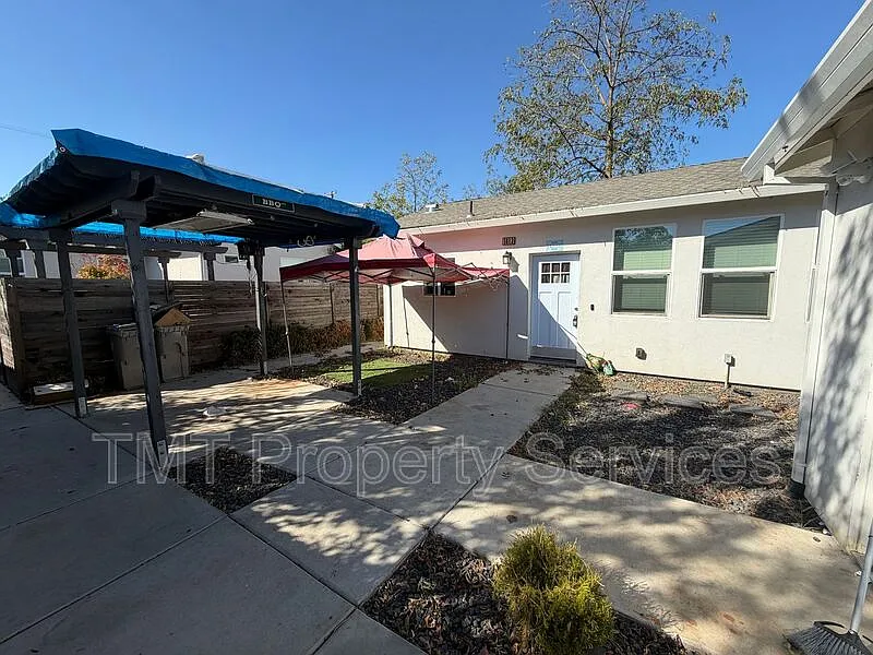 2 bed, 1.0 bath, 600 sqft, $1,650 — Photo 2