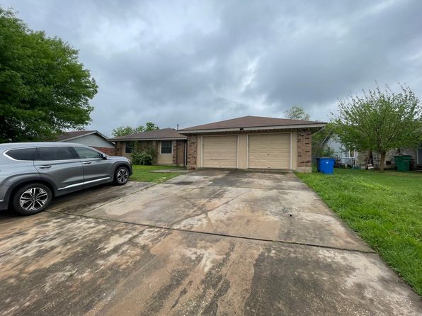 2707 Sunny Ln #A, Taylor, TX 76574