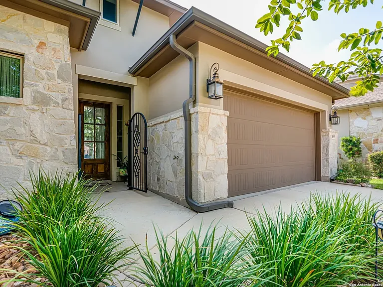 4519 Amorosa Way — Photo 2