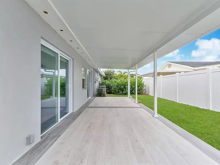 1115 Stillwater Dr — Photo 17