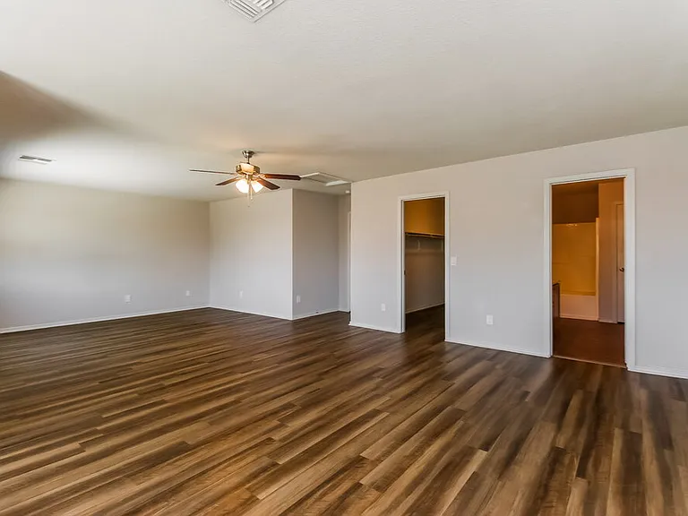526 E Milada Dr — Photo 9