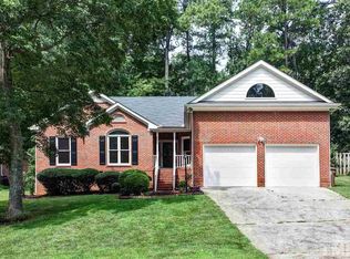 105 Coventry Ln, Cary, NC 27511