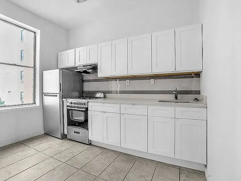 133 Avenue D #12 — Photo 1