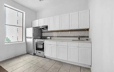 133 Avenue D, #12
