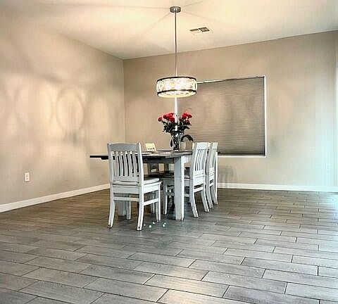 5th image of 921 N 297th Dr