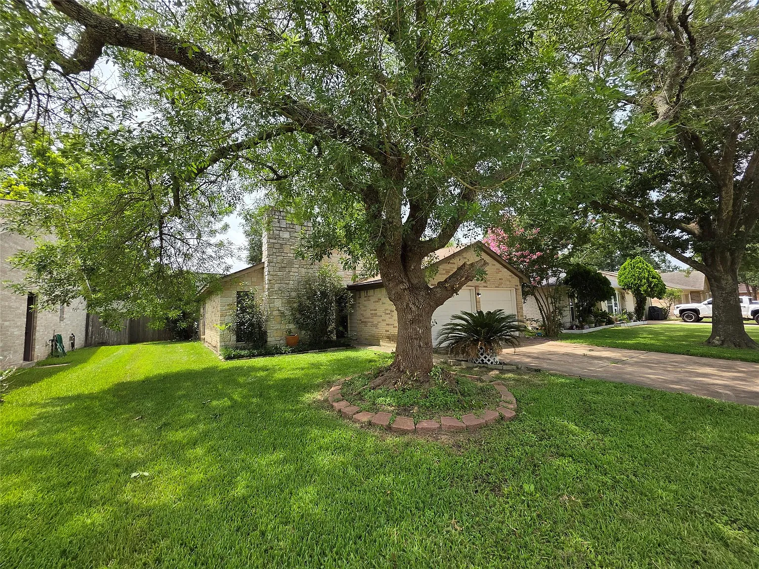 3 bed, 2.0 bath, 1264 sqft, $1,795 — Photo 3