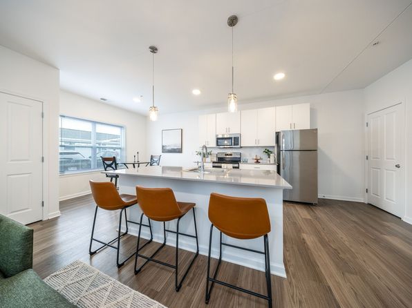 22 Rivers Edge Dr #1-415