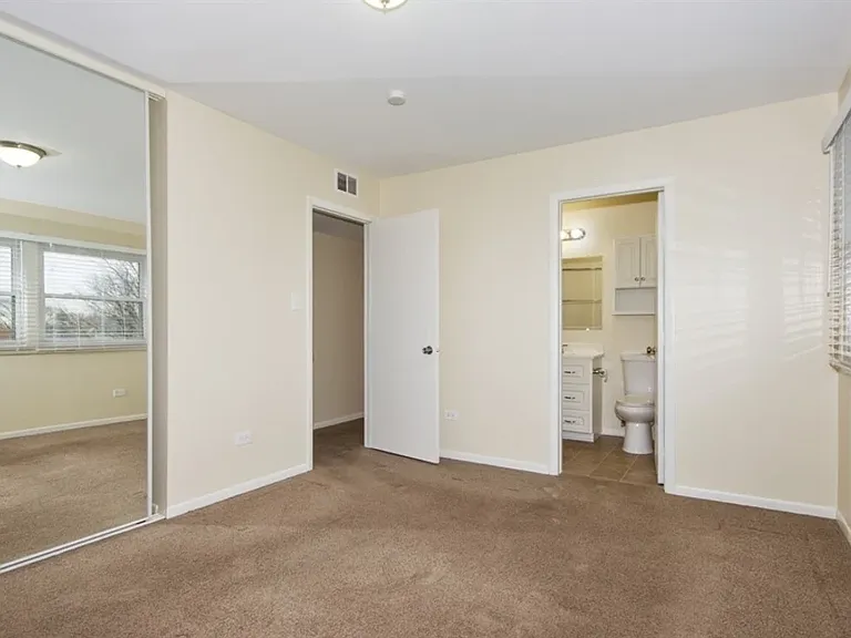 906 Natoma Ct — Photo 8
