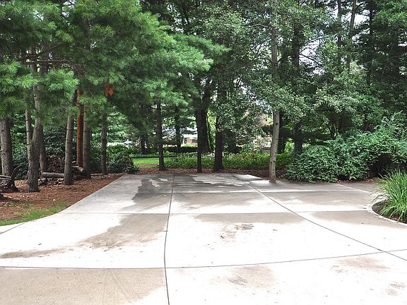 4th image of 141 W 40th St