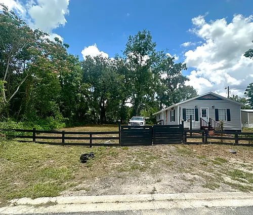 421 SW Lee Ave Photo 1