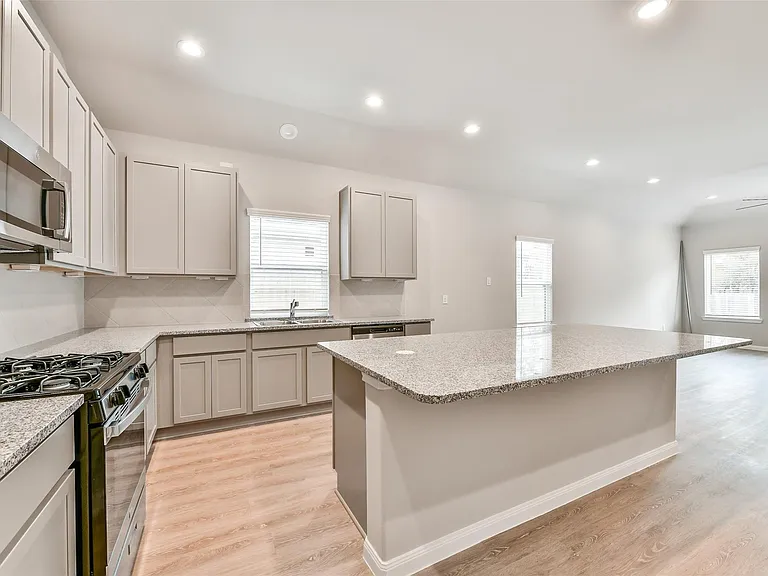 3911 Sugardale St — Photo 12