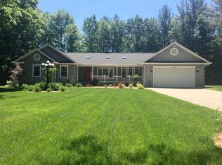 3030 Maple Hill Ct, Midland, MI 48642