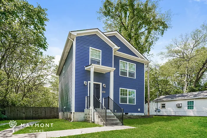 1144 E College St — Photo 4