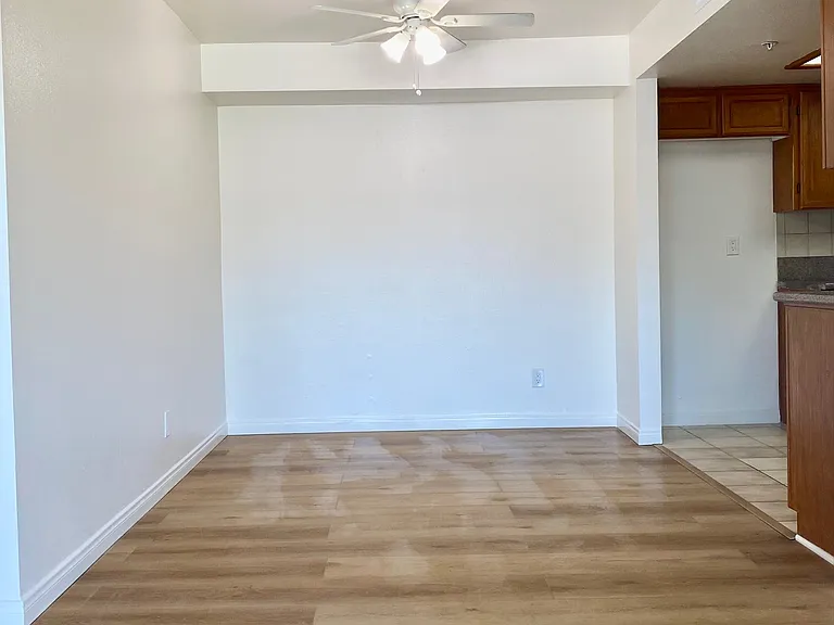 108 W Maple St #23 — Photo 14