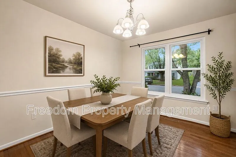3 bed, 2.5 bath, 1824 sqft, $2,842 — Photo 4