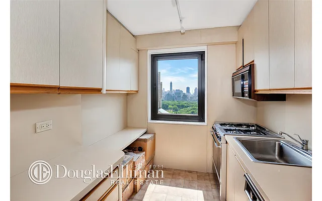 Sold by Douglas Elliman | media 17